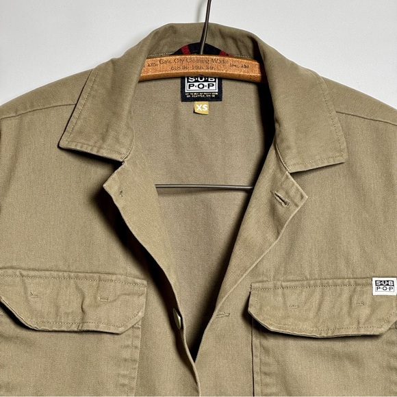 Sᴜʙ Pᴏᴘ Uɴɪsᴇx Kʜᴀᴋɪ Sʜɪʀᴛ Jᴀᴄᴋᴇᴛ - Picture 3 of 16